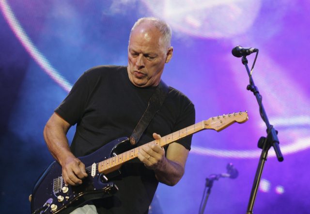 В США ушла с молотка уникальная коллекция гитар лидера Pink Floyd